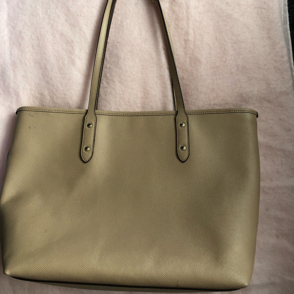 Coach Handbag - Picture 2 of 3